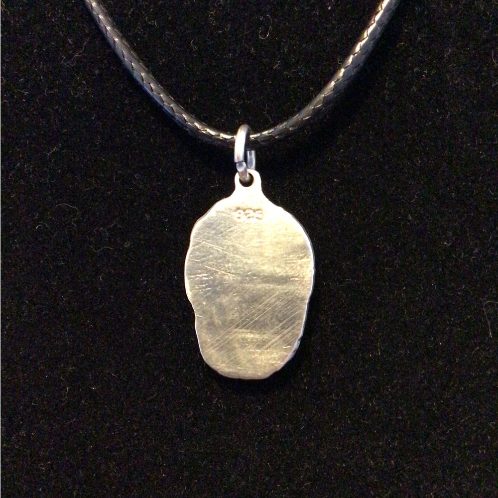 Sterling silver skull pendant - Picture 2 of 3